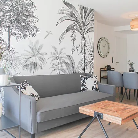 Tropical - Fuer Freunde & Familien, Stadtnah, Parkplatz, E-ladestation, Gitterbox Fuer Fahrraeder, Fitnessstudio, Digitale Gaestemappe Mit Restaurant- Und Unternehmenstipps * Coblença