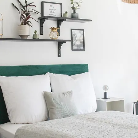 Apartament Tropical - Fuer Freunde & Familien, Stadtnah, Parkplatz, E-ladestation, Gitterbox Fuer Fahrraeder, Fitnessstudio, Digitale Gaestemappe Mit Restaurant- Und Unternehmenstipps *