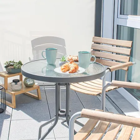 Apartment Tropical - Fuer Freunde & Familien, Stadtnah, Parkplatz, E-ladestation, Gitterbox Fuer Fahrraeder, Fitnessstudio, Digitale Gaestemappe Mit Restaurant- Und Unternehmenstipps *