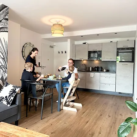Apartament Tropical - Fuer Freunde & Familien, Stadtnah, Parkplatz, E-ladestation, Gitterbox Fuer Fahrraeder, Fitnessstudio, Digitale Gaestemappe Mit Restaurant- Und Unternehmenstipps Koblencja