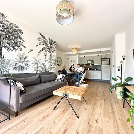 Apartament Tropical - Fuer Freunde & Familien, Stadtnah, Parkplatz, E-ladestation, Gitterbox Fuer Fahrraeder, Fitnessstudio, Digitale Gaestemappe Mit Restaurant- Und Unternehmenstipps *