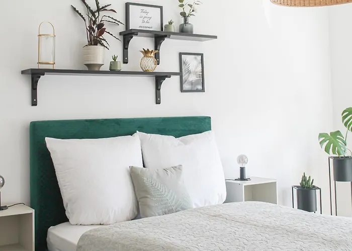 아파트 Tropical - Fuer Freunde & Familien, Stadtnah, Parkplatz, E-ladestation, Gitterbox Fuer Fahrraeder, Fitnessstudio, Digitale Gaestemappe Mit Restaurant- Und Unternehmenstipps *