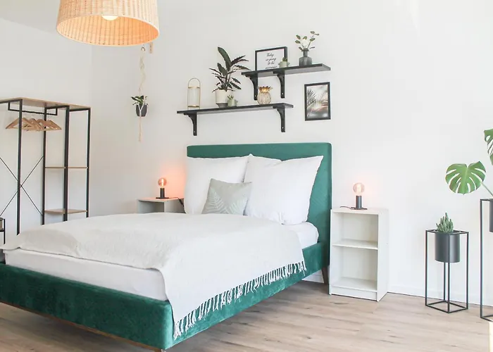 Daire Tropical - Fuer Freunde & Familien, Stadtnah, Parkplatz, E-ladestation, Gitterbox Fuer Fahrraeder, Fitnessstudio, Digitale Gaestemappe Mit Restaurant- Und Unternehmenstipps Koblenz (Rhineland-Palatinate)