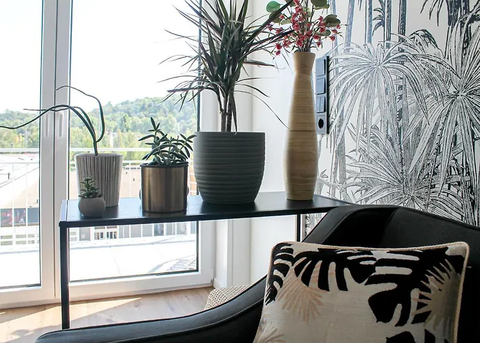 Daire Tropical - Fuer Freunde & Familien, Stadtnah, Parkplatz, E-ladestation, Gitterbox Fuer Fahrraeder, Fitnessstudio, Digitale Gaestemappe Mit Restaurant- Und Unternehmenstipps